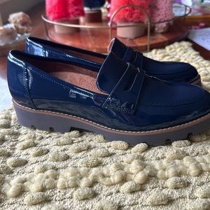 NWOT Vionic Navy Blue Patent Leather Lug Sole Slip On Cheryl Penny Loafer